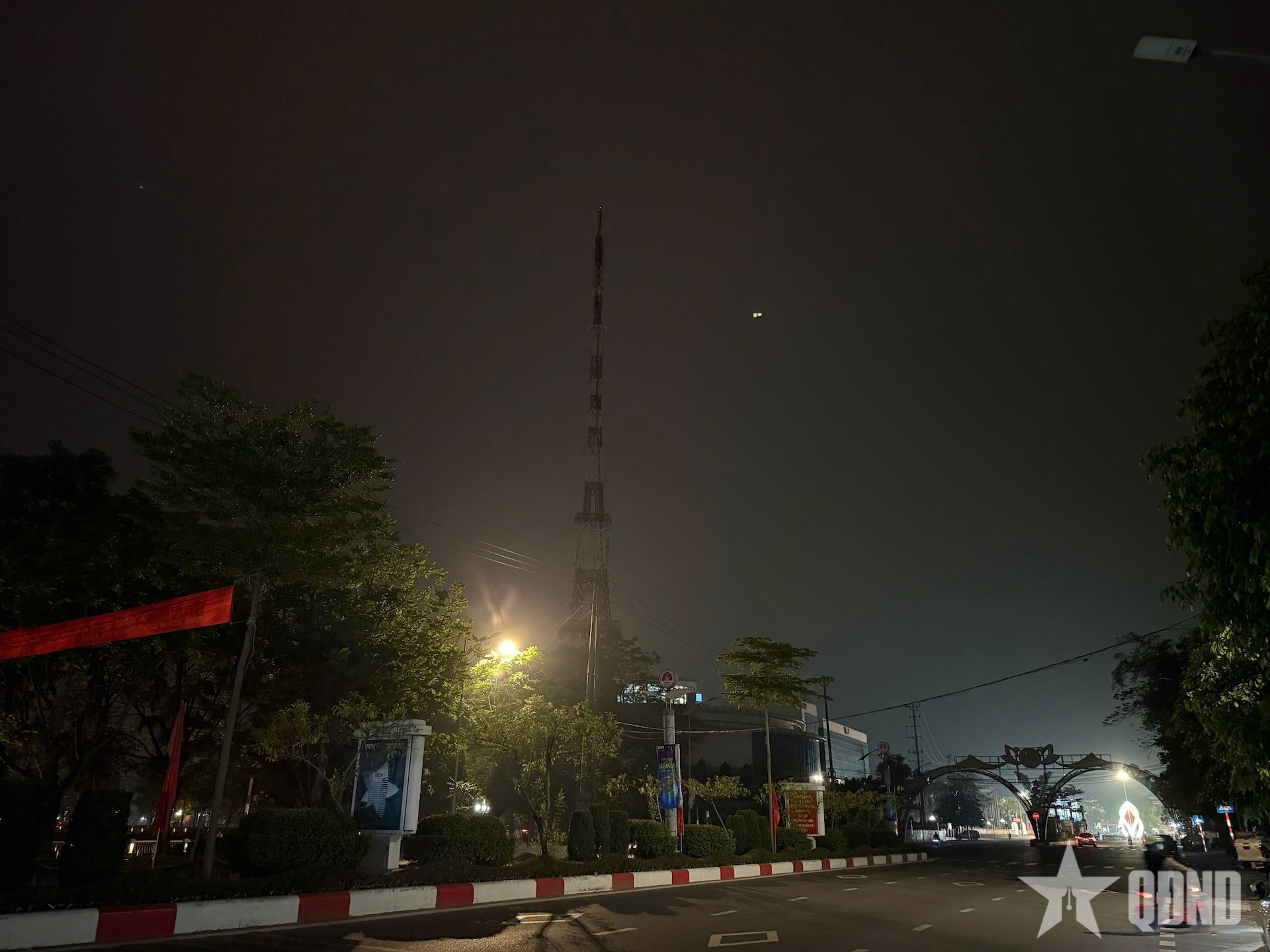 Tiết kiệm 463.000 kWh điện sau 1 giờ “tắt đèn” hưởng ứng Chiến dịch Giờ Trái đất